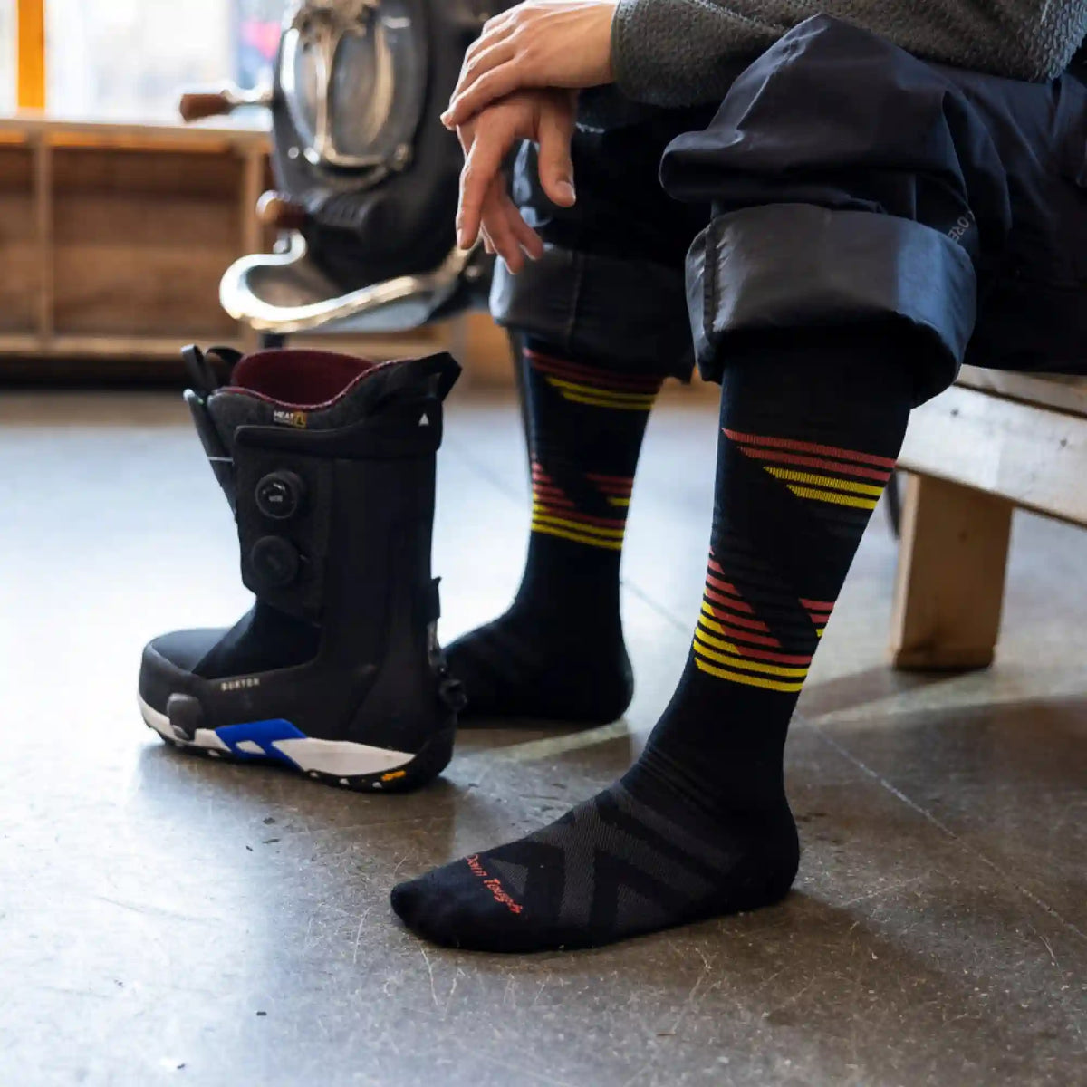Men's Carve Over-the-Calf Midweight Ski & Snowboard Socks